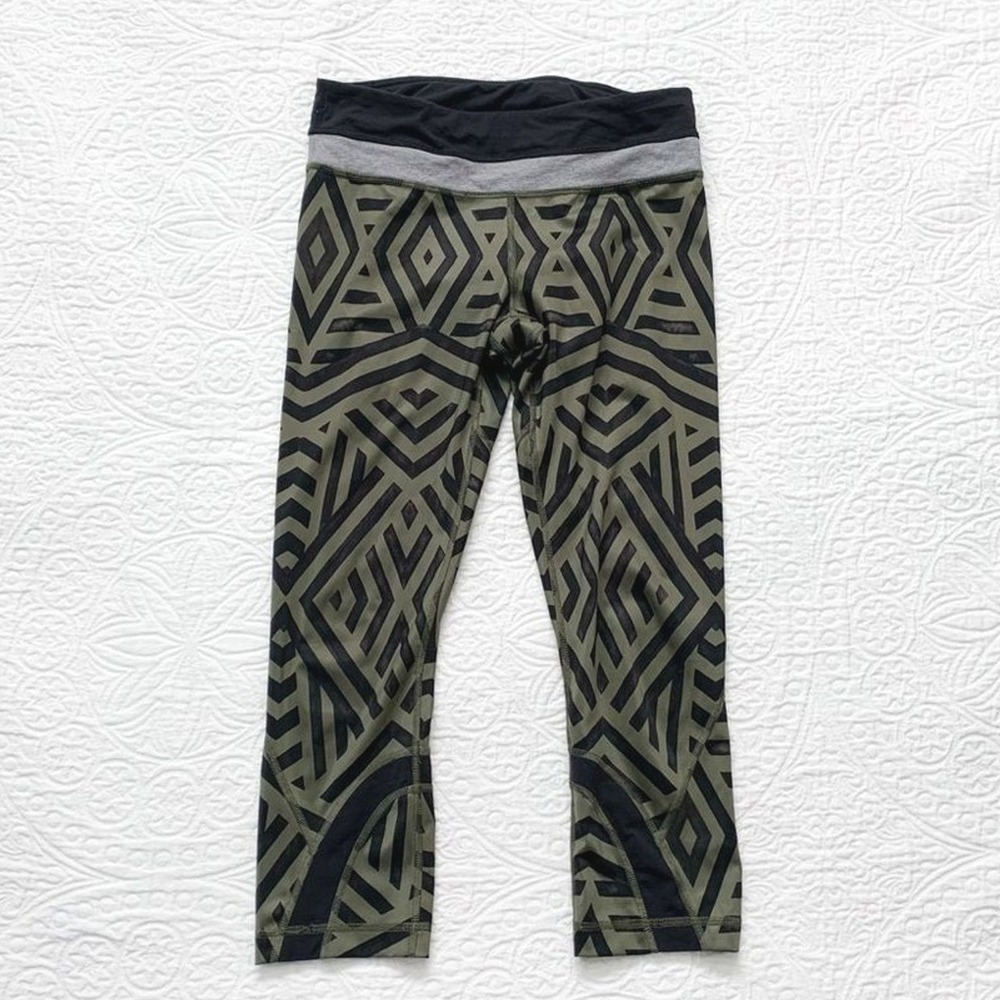 Lululemon Run: Inspire Crop II‎ Running Leggings, Chevron Print Sz 6